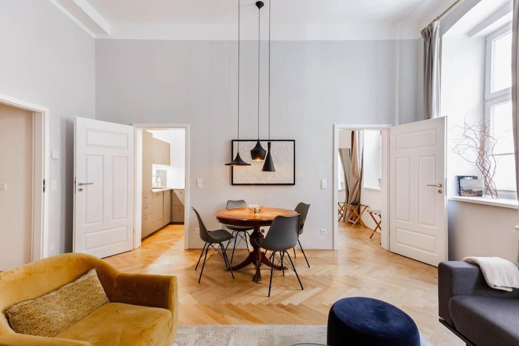 Apartment Center Apt In Best Area Near Park & Danube 20'to Airport Wien